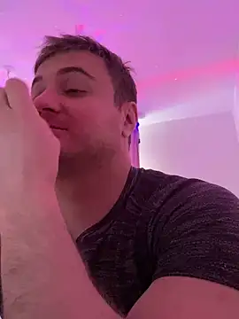 Snapshot of viamen chatting on 01.25.25 viamen online show from 01.25.25