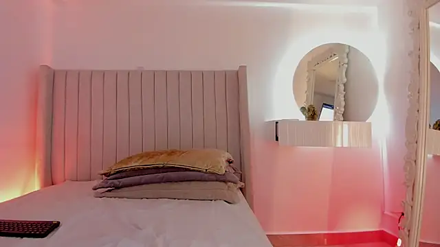 Karla Hudsson online show from 04.07.26