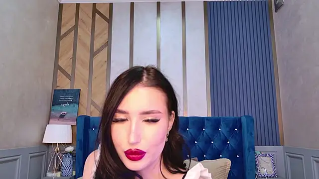 EmmaLawrens online show from 02.16.25