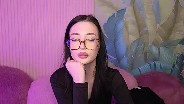 EmmaLawrens online show from 02.19.25