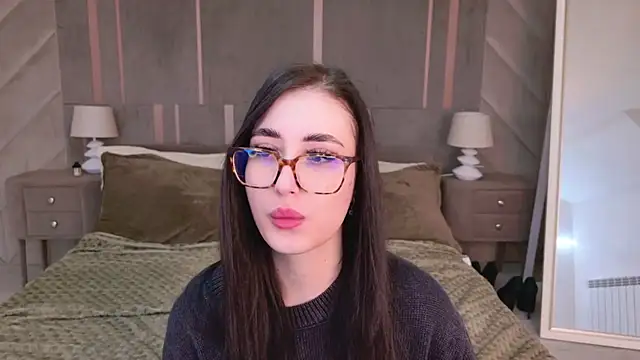 EmmaLawrens online show from 03.11.25