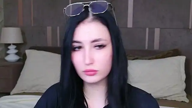 EmmaLawrens online show from 09.14.25