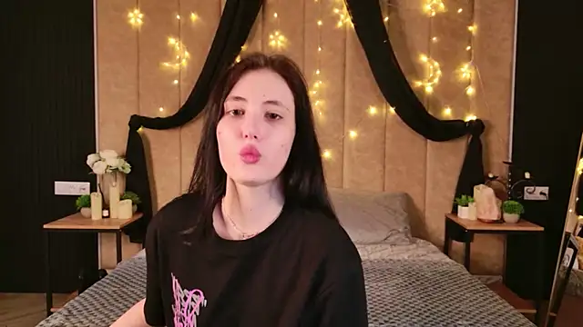 EmmaLawrens online show from 02.20.26