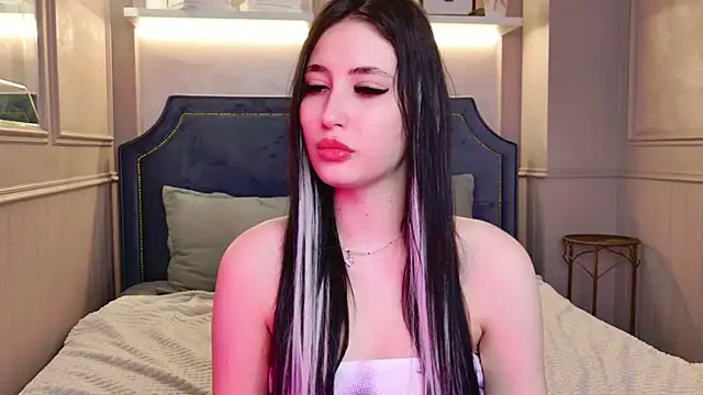 EmmaLawrens online show from 03.25.26