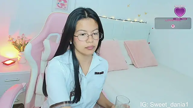 sweet dania  online show from 09.25.25