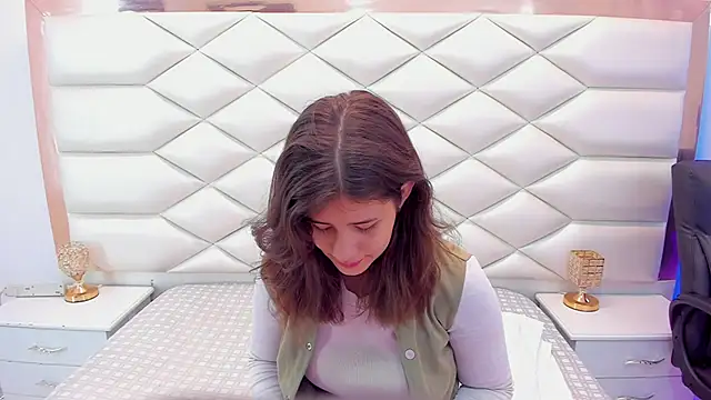 MiaQueen021 online show from 02.04.25