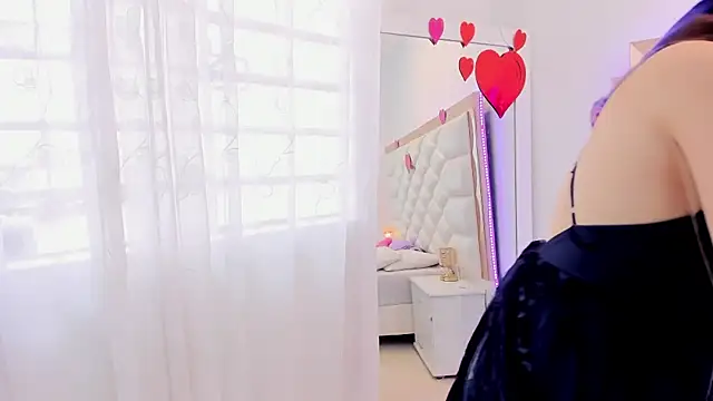 MiaQueen021 online show from 02.14.25