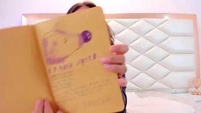 MiaQueen021 online show from 02.19.25