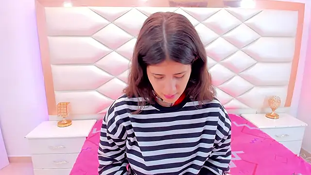 MiaQueen021 online show from 03.04.25