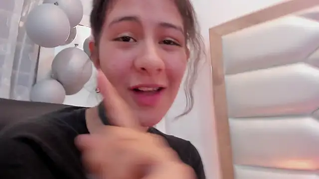 MiaQueen021 online show from 03.23.25