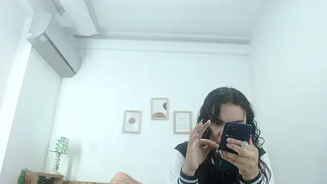 Snapshot of Kim_Lennon chatting on 03.20.25 Kim Lennon online show from 03.20.25