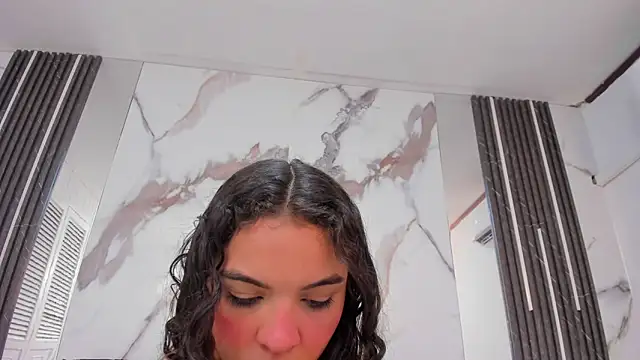 Kim Lennon online show from 10.03.25