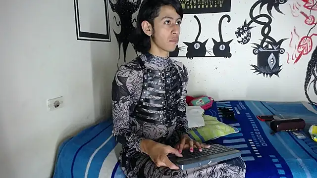 Snapshot of boysLittle chatting on 10.24.25 boysLittle online show from 10.24.25