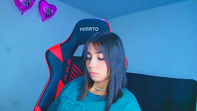 Snapshot of Rousse_violett chatting on 09.29.25 Rousse violett online show from 09.29.25