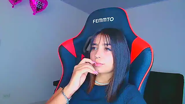 Snapshot of Rousse_violett chatting on 09.29.25 Rousse violett online show from 09.29.25