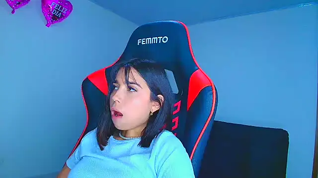 Snapshot of Rousse_violett chatting on 09.30.25 Rousse violett online show from 09.30.25