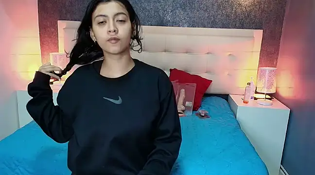 Snapshot of gabriela_cortez chatting on 02.10.25 gabriela cortez online show from 02.10.25