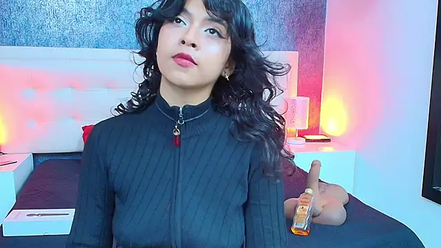Snapshot of gabriela_cortez chatting on 02.14.25 gabriela cortez online show from 02.14.25