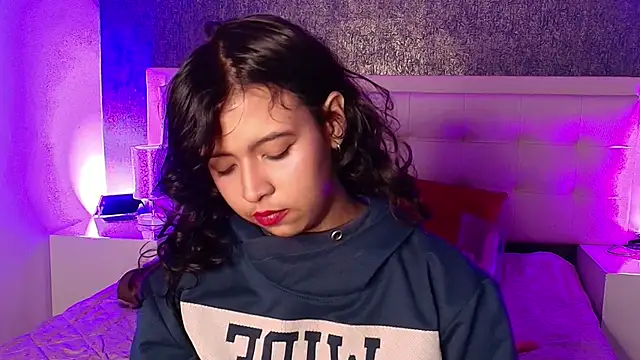 Snapshot of gabriela_cortez chatting on 02.17.25 gabriela cortez online show from 02.17.25