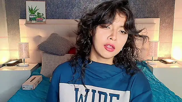 Snapshot of gabriela_cortez chatting on 02.25.25 gabriela cortez online show from 02.25.25