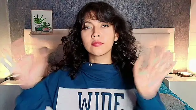 Snapshot of gabriela_cortez chatting on 02.25.25 gabriela cortez online show from 02.25.25