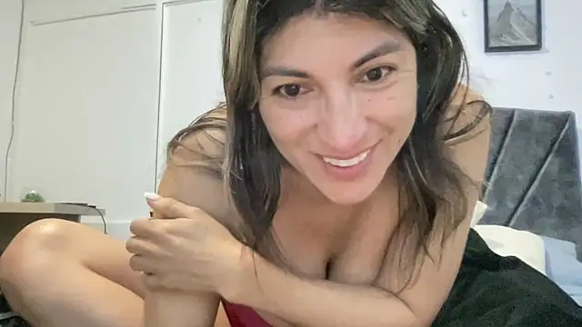 LunaBeya online show from 02.10.26