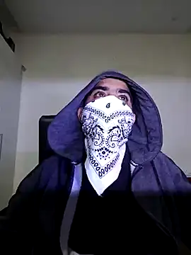 Snapshot of 13lusty chatting on 03.04.25 13lusty online show from 03.04.25