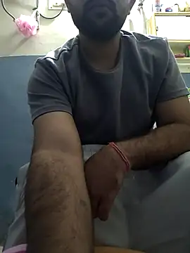 Snapshot of 13lusty chatting on 03.19.25 13lusty online show from 03.19.25