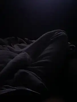 Snapshot of emmarod18 chatting on 12.17.25 emmarod18 online show from 12.17.25