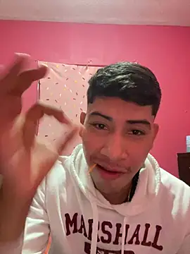 Snapshot of emmarod18 chatting on 12.22.25 emmarod18 online show from 12.22.25