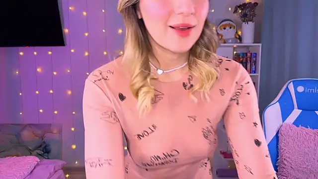 Mercedes Robinson online show from 10.16.25