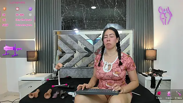 SalomeSimonz online show from 09.18.25