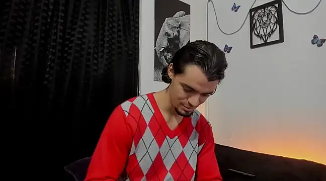 Snapshot of maxi_styles chatting on 02.21.25 maxi styles online show from 02.21.25