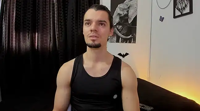 Snapshot of maxi_styles chatting on 02.23.25 maxi styles online show from 02.23.25