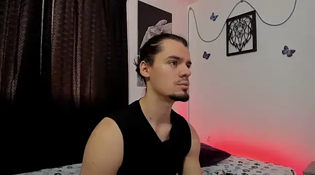 Snapshot of maxi_styles chatting on 03.02.25 maxi styles online show from 03.02.25