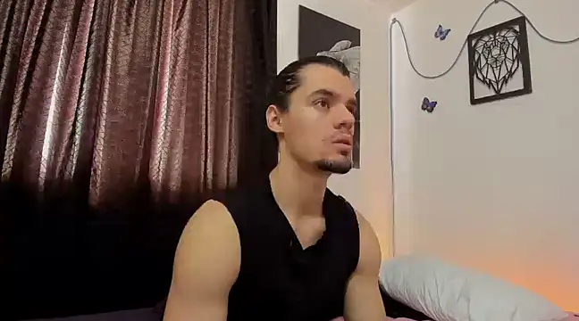 Snapshot of maxi_styles chatting on 03.17.25 maxi styles online show from 03.17.25