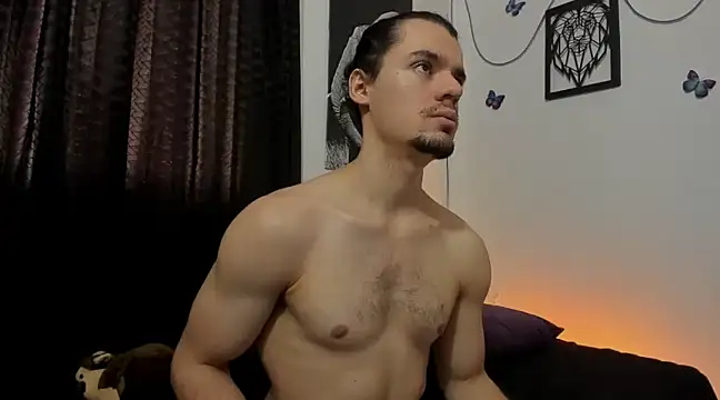 Snapshot of maxi_styles chatting on 03.20.25 maxi styles online show from 03.20.25