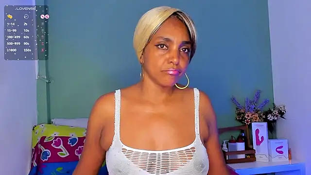 Snapshot of LovelyNickii chatting on 02.07.25 LovelyNickii online show from 02.07.25