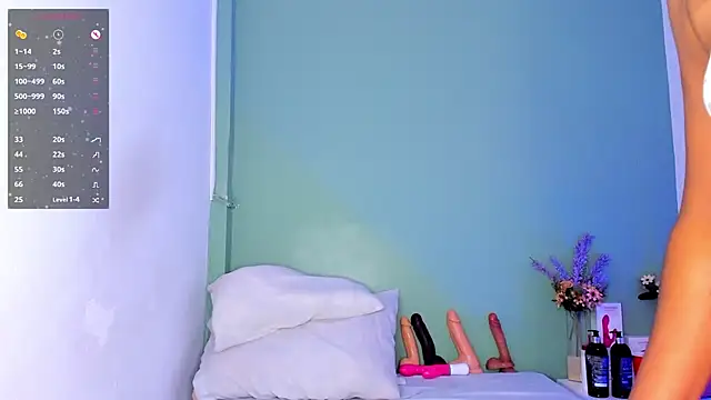 Snapshot of LovelyNickii chatting on 03.10.25 LovelyNickii online show from 03.10.25