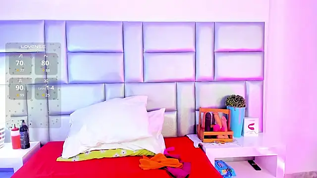 Snapshot of LovelyNickii chatting on 09.12.25 LovelyNickii online show from 09.12.25