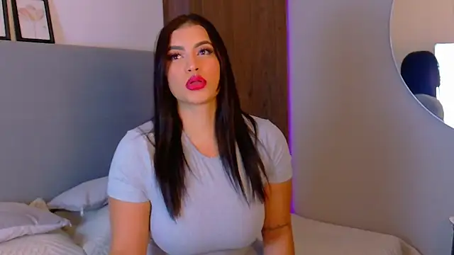 Snapshot of AlynAllen chatting on 09.19.25 AlynAllen online show from 09.19.25