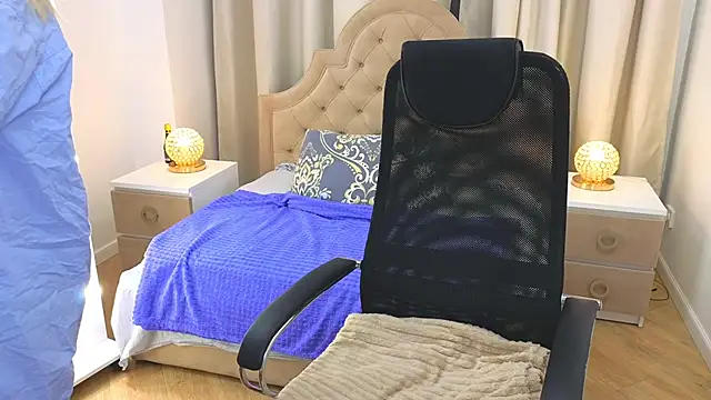 M I A M I A online show from 12.15.25