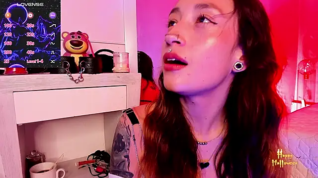 Snapshot of coral_jonesss chatting on 10.13.25 coral jonesss online show from 10.13.25