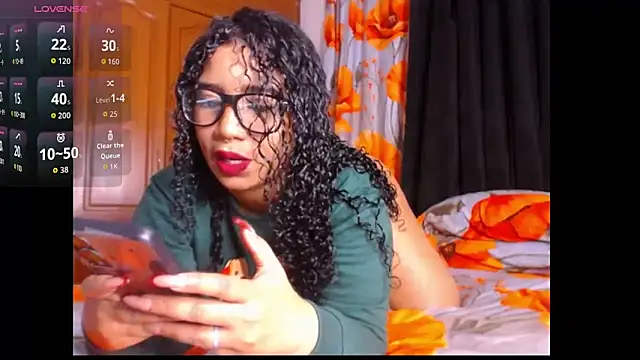 Snapshot of leslycarsson chatting on 10.03.25 leslycarsson online show from 10.03.25