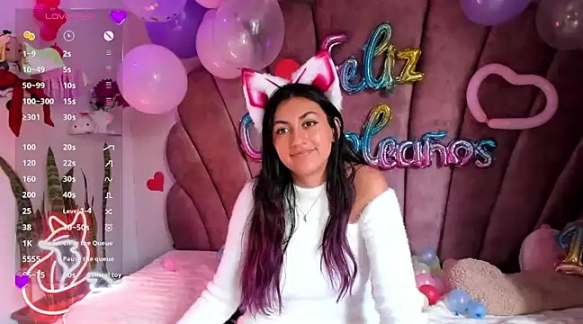 sweetfoxy 17 online show from 02.18.25