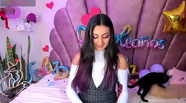 sweetfoxy 17 online show from 02.25.25