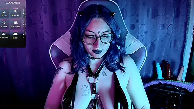 Kimlennox  online show from 09.30.25