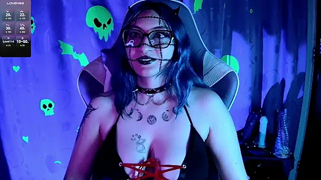 Kimlennox  online show from 12.02.25