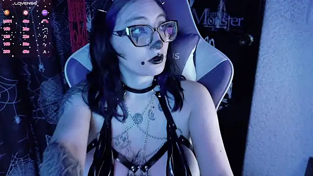 Kimlennox  online show from 03.25.26