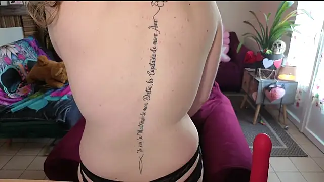 Miss luxiole online show from 04.12.26